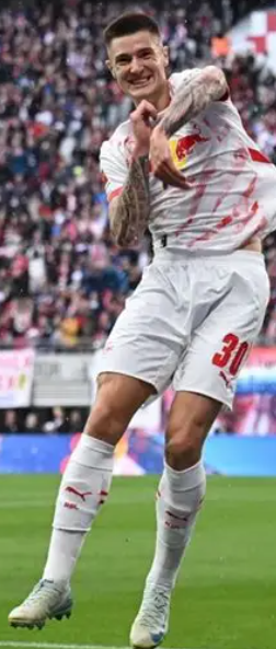 曼聯(lián)鋒線動態(tài)：舍什科傷情與非洲杯球員去留分析