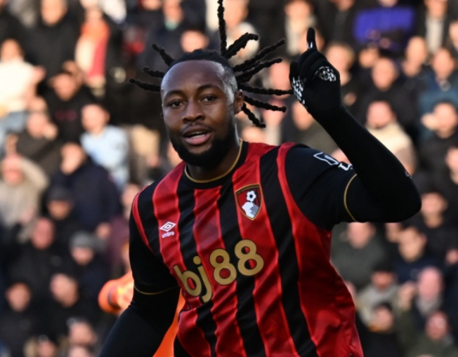 曼聯(lián)引援塞梅尼奧：堅(jiān)守薪資結(jié)構(gòu)，競(jìng)爭(zhēng)態(tài)勢(shì)復(fù)雜