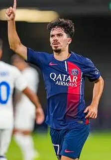 維蒂尼亞右腳跟傷情更新：巴黎圣日耳曼官方發(fā)布診療進展